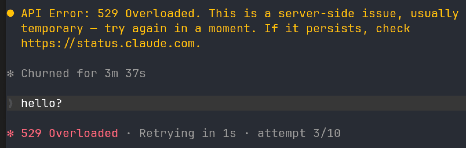 Terminal do Claude Code mostrando API Error: 529 Overloaded, o aviso para conferir o status.claude.com e a nova tentativa automática