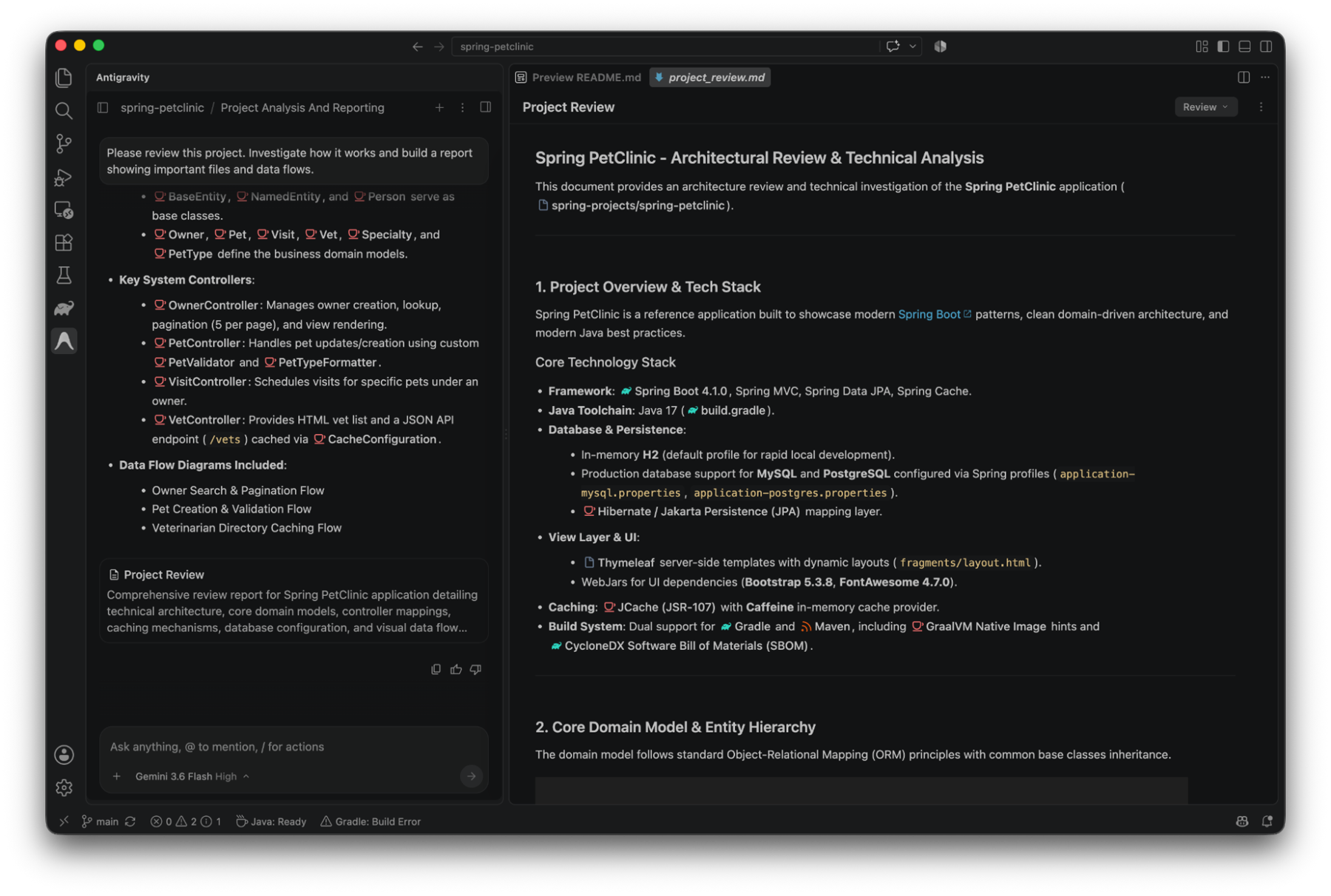 O Antigravity dentro do Visual Studio Code: a conversa com o agente na esquerda, com a revisão de um projeto, e o relatório “Project Review” aberto no editor